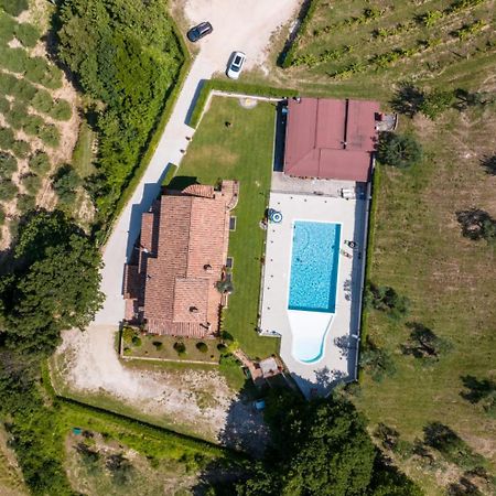 Agriturismo Isola Verde SantʼUrbano エクステリア 写真