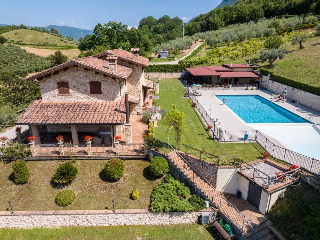 Agriturismo Isola Verde SantʼUrbano エクステリア 写真