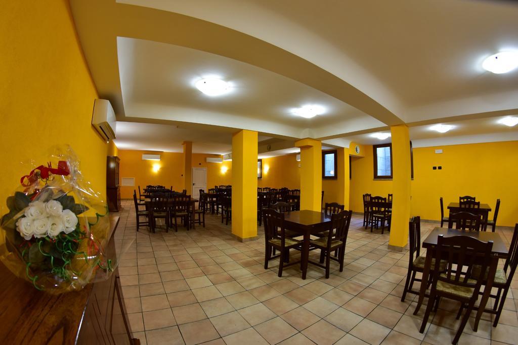 Agriturismo Isola Verde SantʼUrbano エクステリア 写真