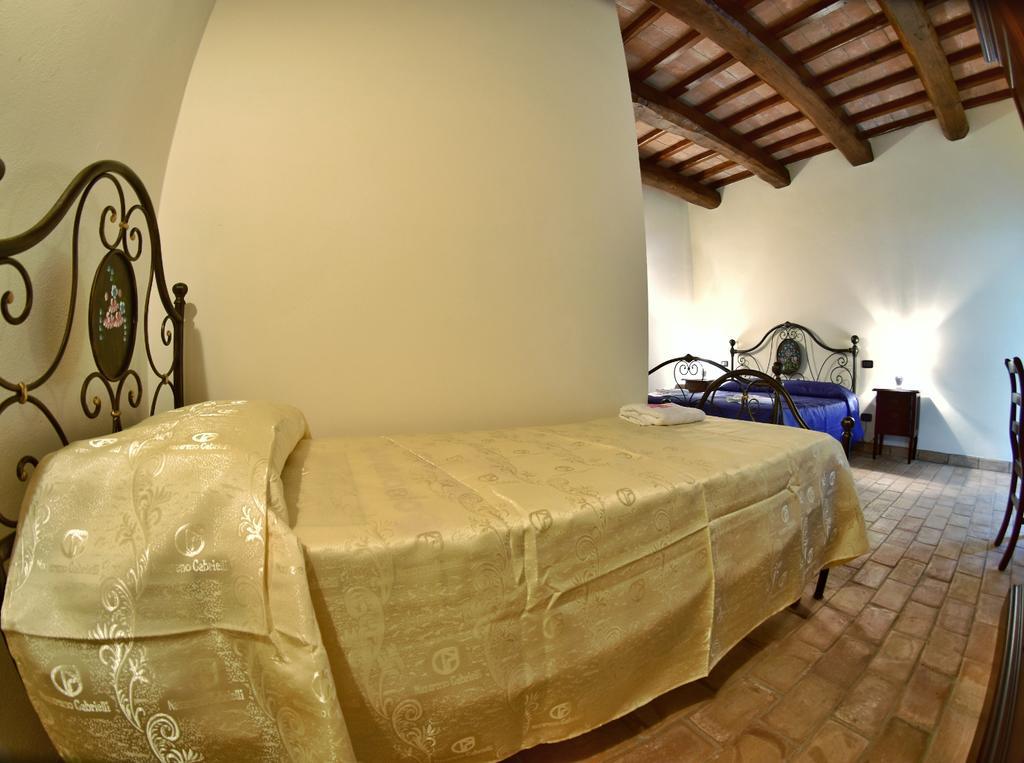 Agriturismo Isola Verde SantʼUrbano エクステリア 写真
