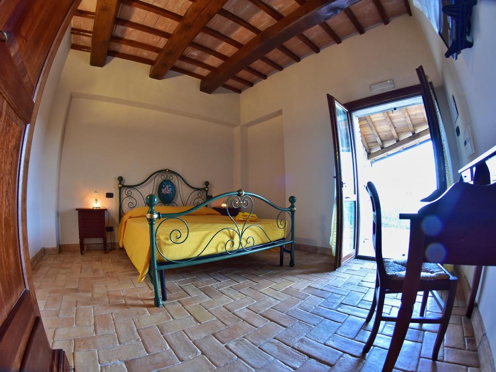 Agriturismo Isola Verde SantʼUrbano エクステリア 写真
