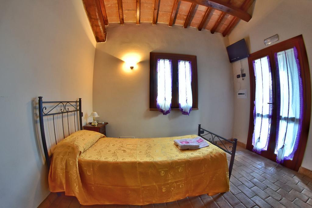 Agriturismo Isola Verde SantʼUrbano エクステリア 写真