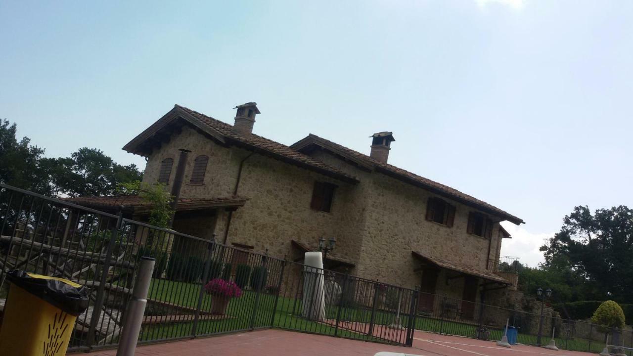 Agriturismo Isola Verde SantʼUrbano エクステリア 写真