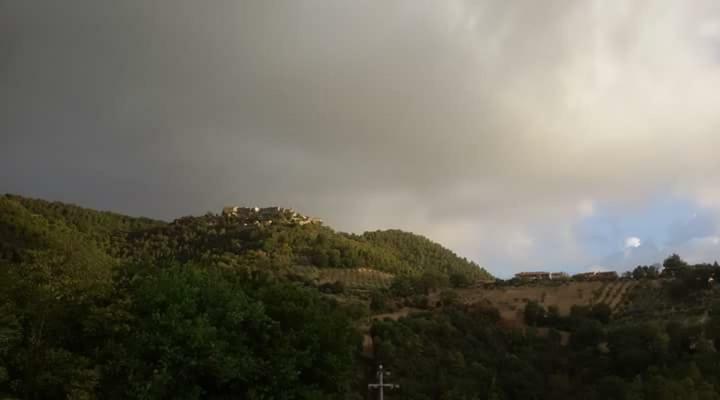 Agriturismo Isola Verde SantʼUrbano エクステリア 写真