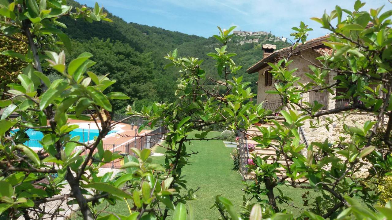 Agriturismo Isola Verde SantʼUrbano エクステリア 写真